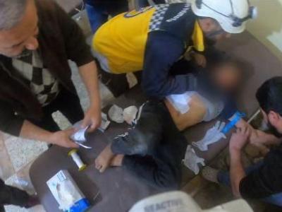 رغم الفاجعة التي حلت بالسوريين…هجمات قاتلة لنظام الأسد وروسيا على شمال غربي سوريا